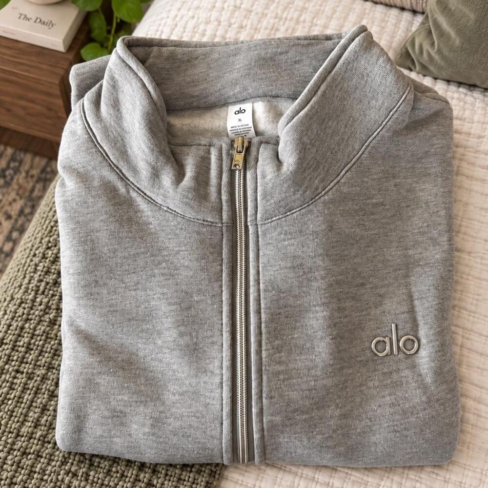 Alo Yoga Accolade Quarter Zip Pullover – Grey - Picture 2 of 3
